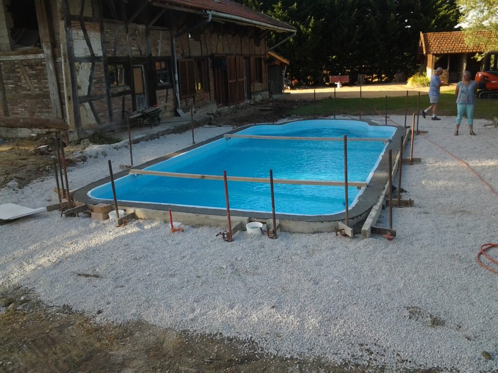 ceinture béton, alliance constructions piscines, louhans, piscine coque