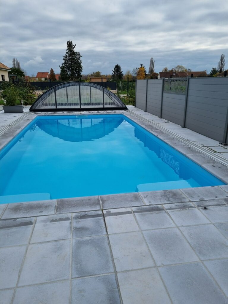 alliznce constructions piscines, louhans, piscine coque, sécurité, abris