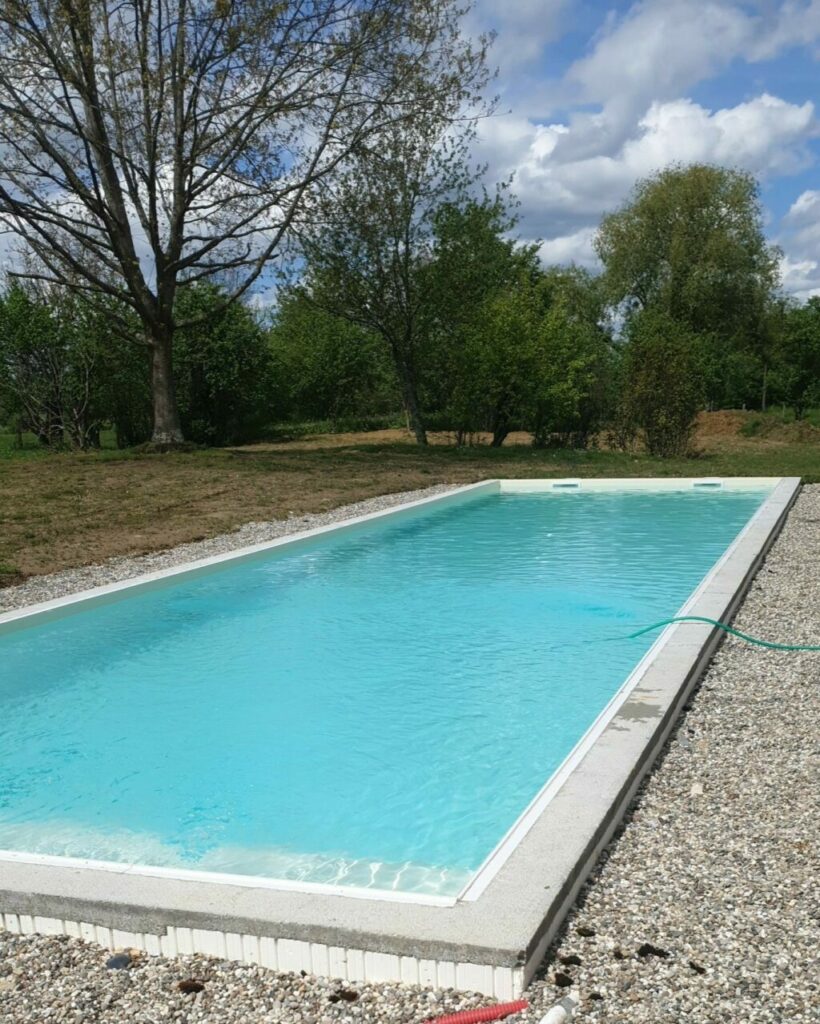 alliance constructions piscines, louhans, piscine en eau, béton